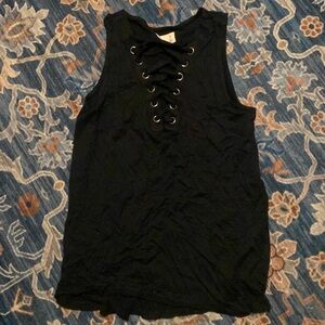 Black keyhole tank top size xs new